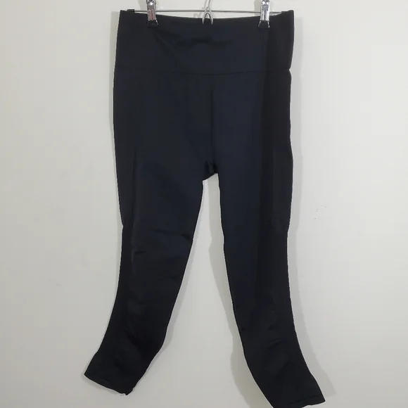 NWT Fabletics Sync High Waisted Perforated Athletic Leggings 7/8 Black Size XL - Picture 10 of 10